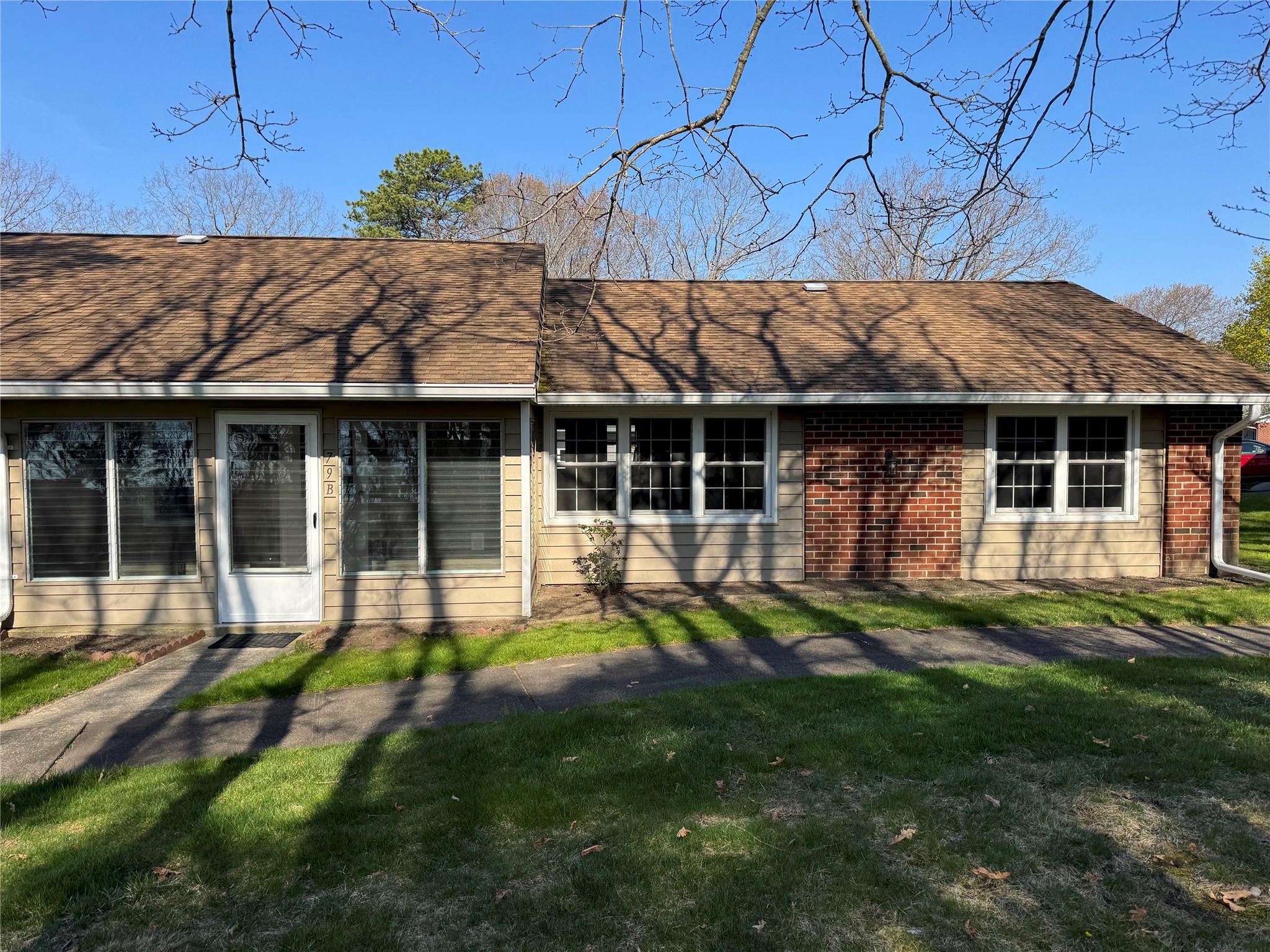 79 Enfield Court #B, Ridge, New York image 2