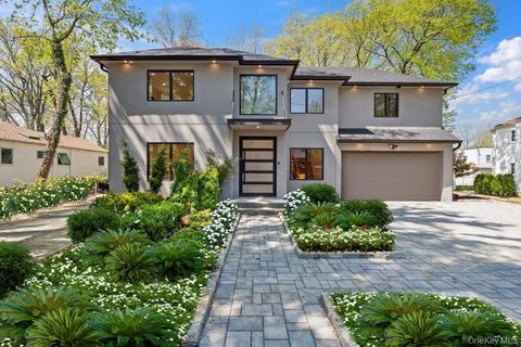 1 Bentley Road Great Neck NY 11023