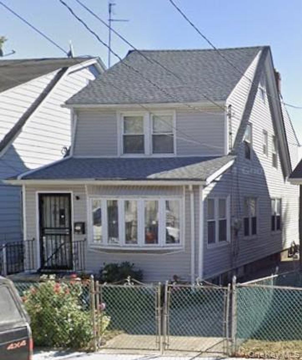 Photo of 190-26 118th Avenue, Saint Albans, NY 11412 (MLS # 961511)