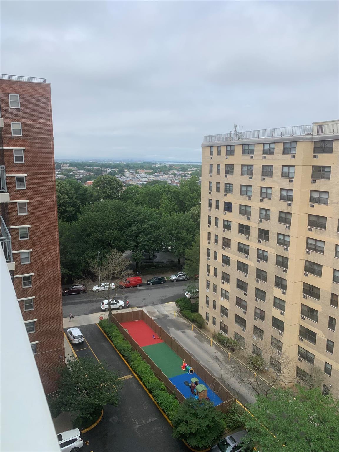 39 Drive 10C, Woodside, Queens, NY - 1 Bedrooms  
1 Bathrooms  
4 Rooms - 