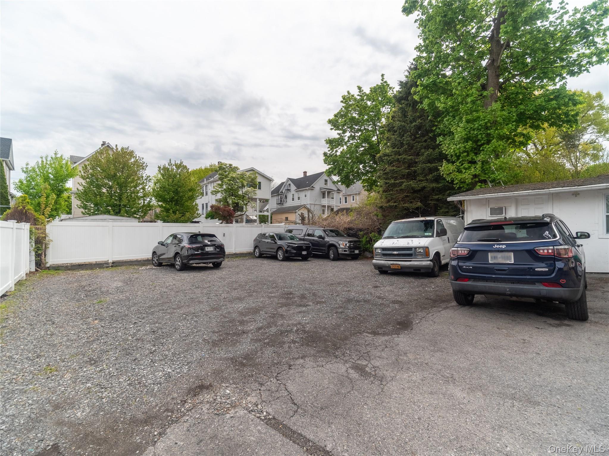533 Willett Avenue