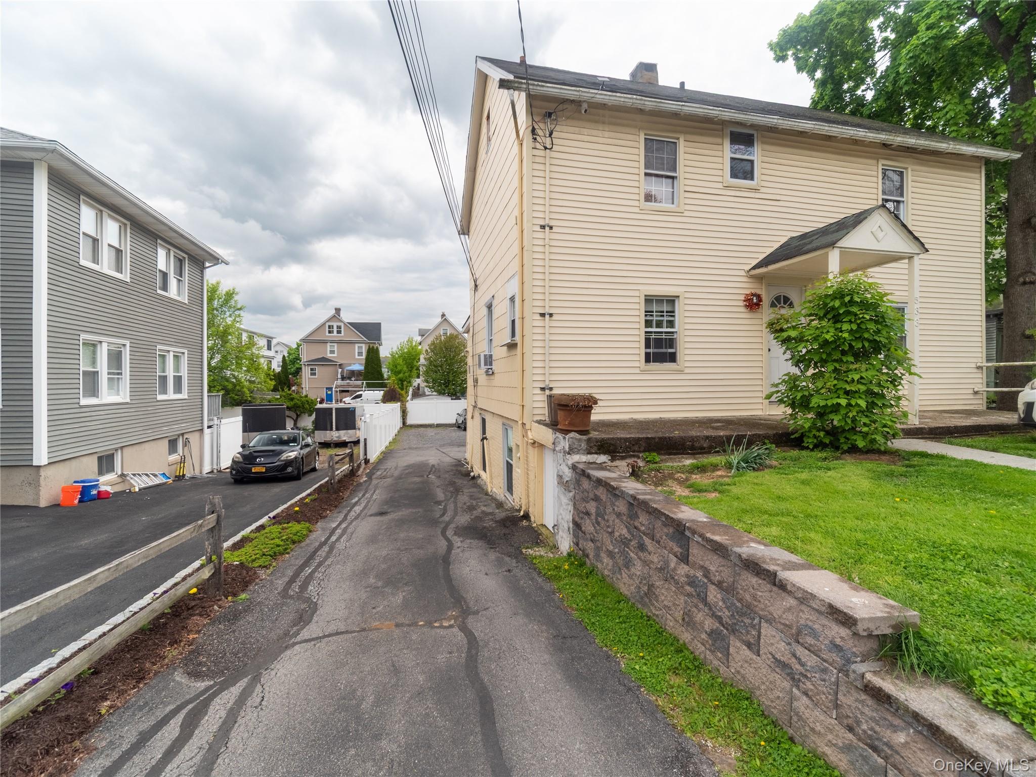 533 Willett Avenue