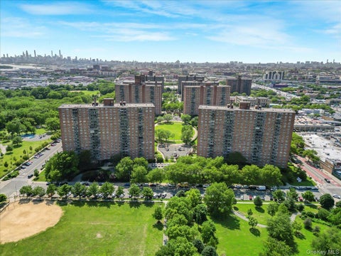 Homes For Sale - 825 Morrison Avenue #16A<br/> Bronx, NY 10473
