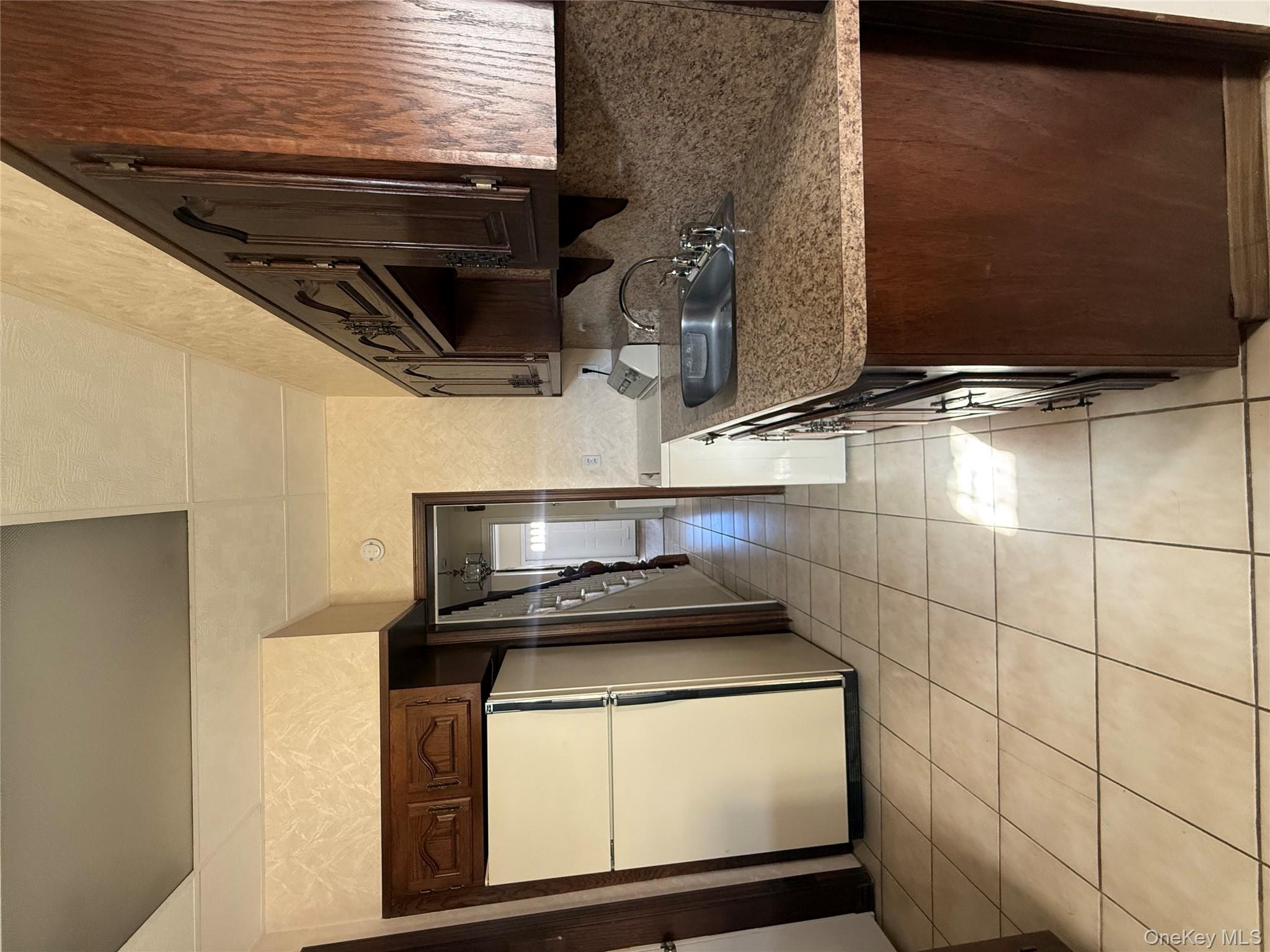 868 Morris Park Avenue