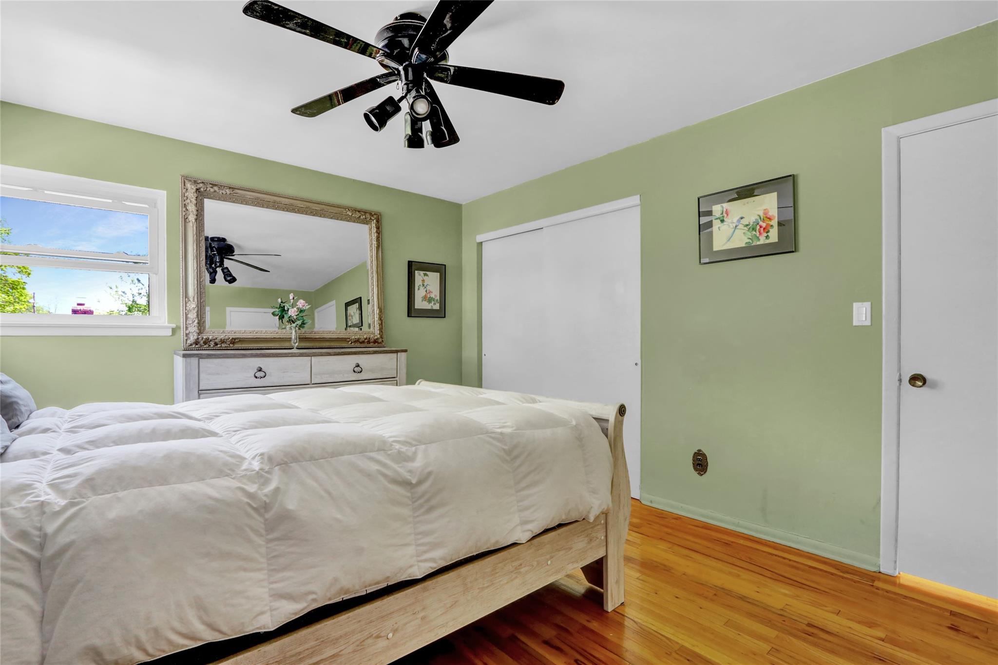 109 Harrisburg Street, Bay Shore, New York image 16