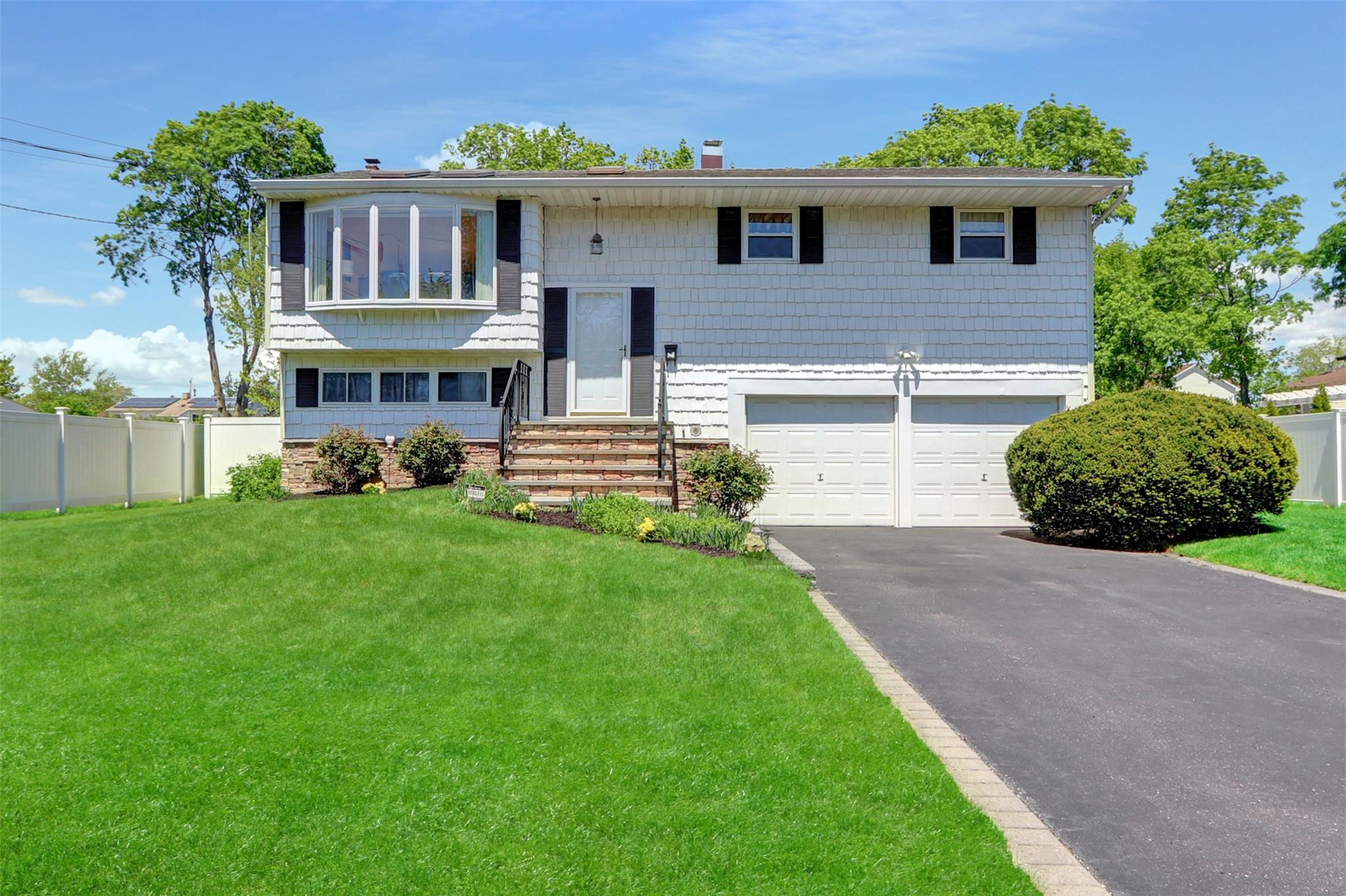 109 Harrisburg Street, Bay Shore, New York image 1