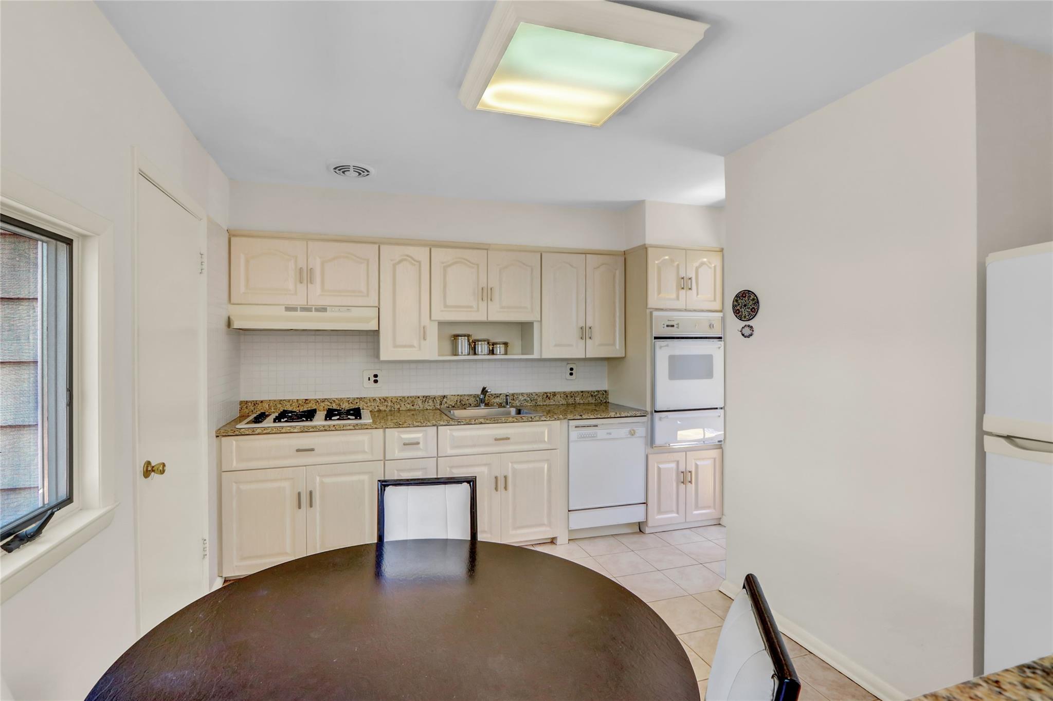 109 Harrisburg Street, Bay Shore, New York image 12