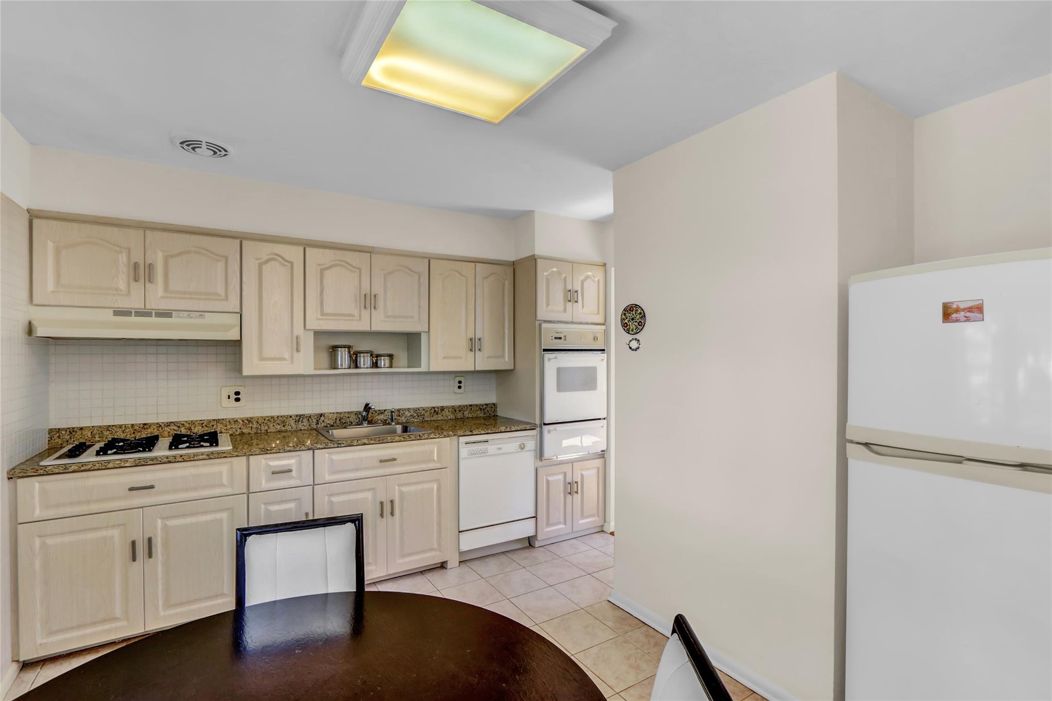 109 Harrisburg Street, Bay Shore, New York image 14