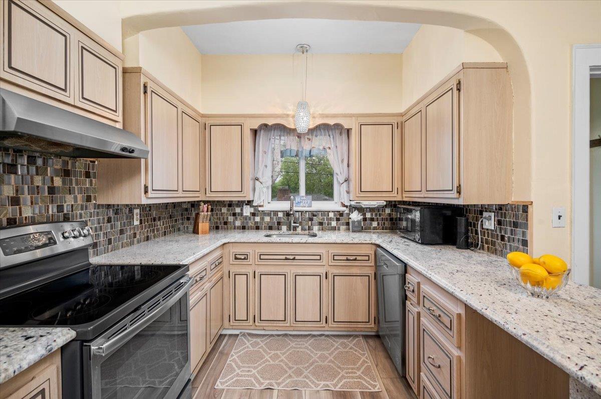1243 Raleigh Road, Mamaroneck, New York image 18