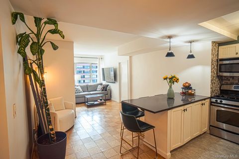 Photo of 370 E 76th Street #B1407, New York (Manhattan), NY 10021 (MLS # 920292)