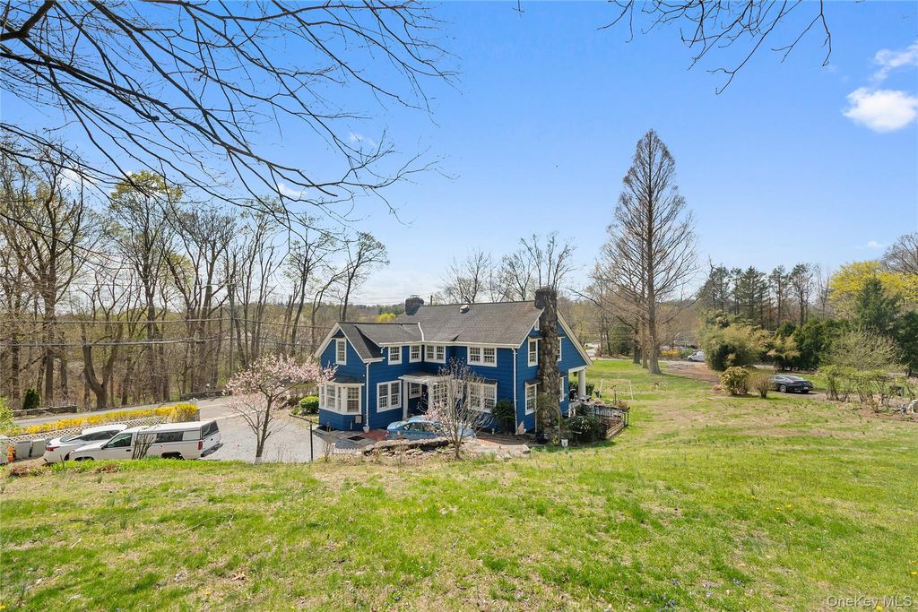 Photo of 75 Chappaqua Road, Briarcliff Manor, NY 10510 (MLS # 987937)