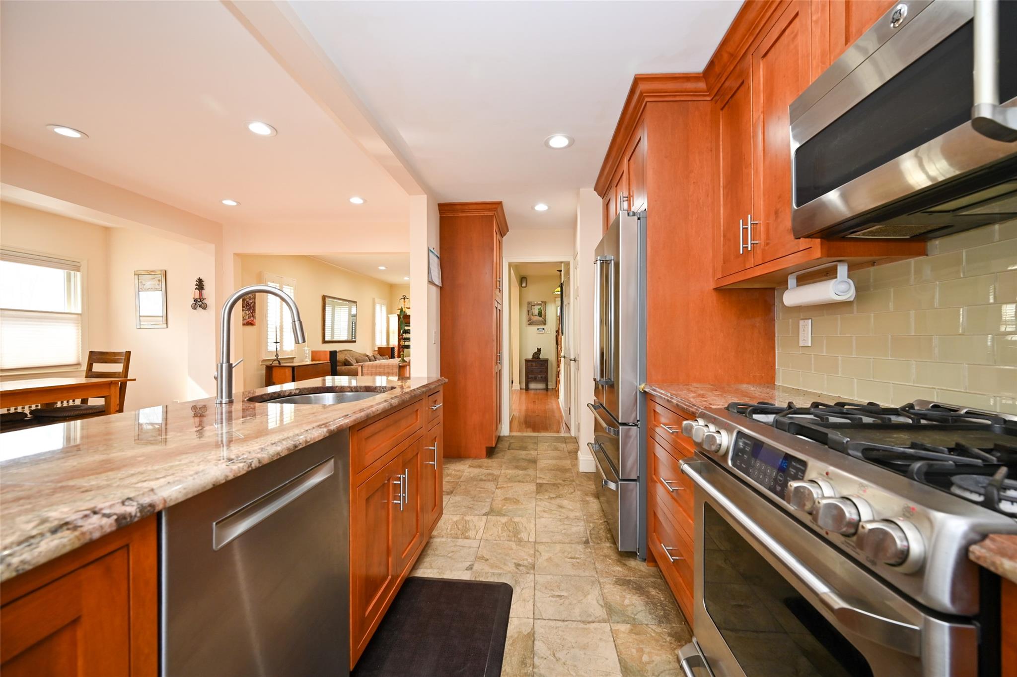 70-37 175 Street, Fresh Meadows, New York image 10