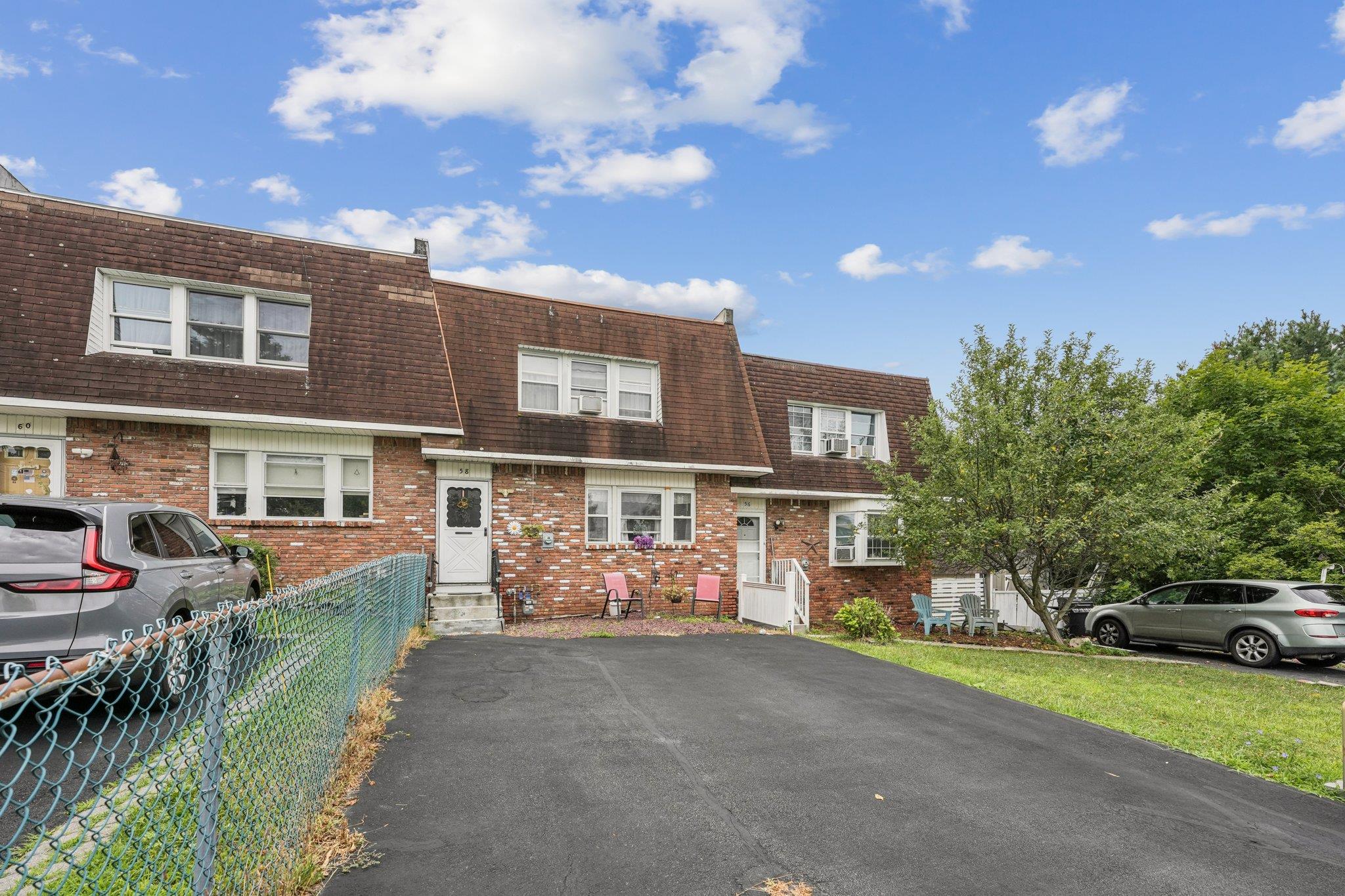 58 Chaucer Court