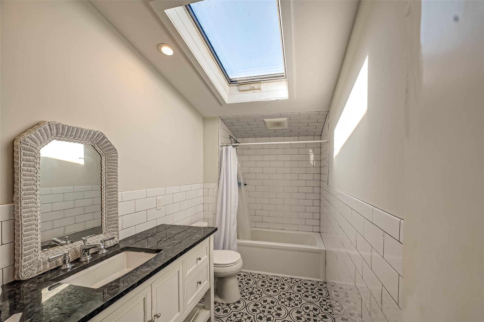 34 Mead Avenue, Hicksville, New York image 15