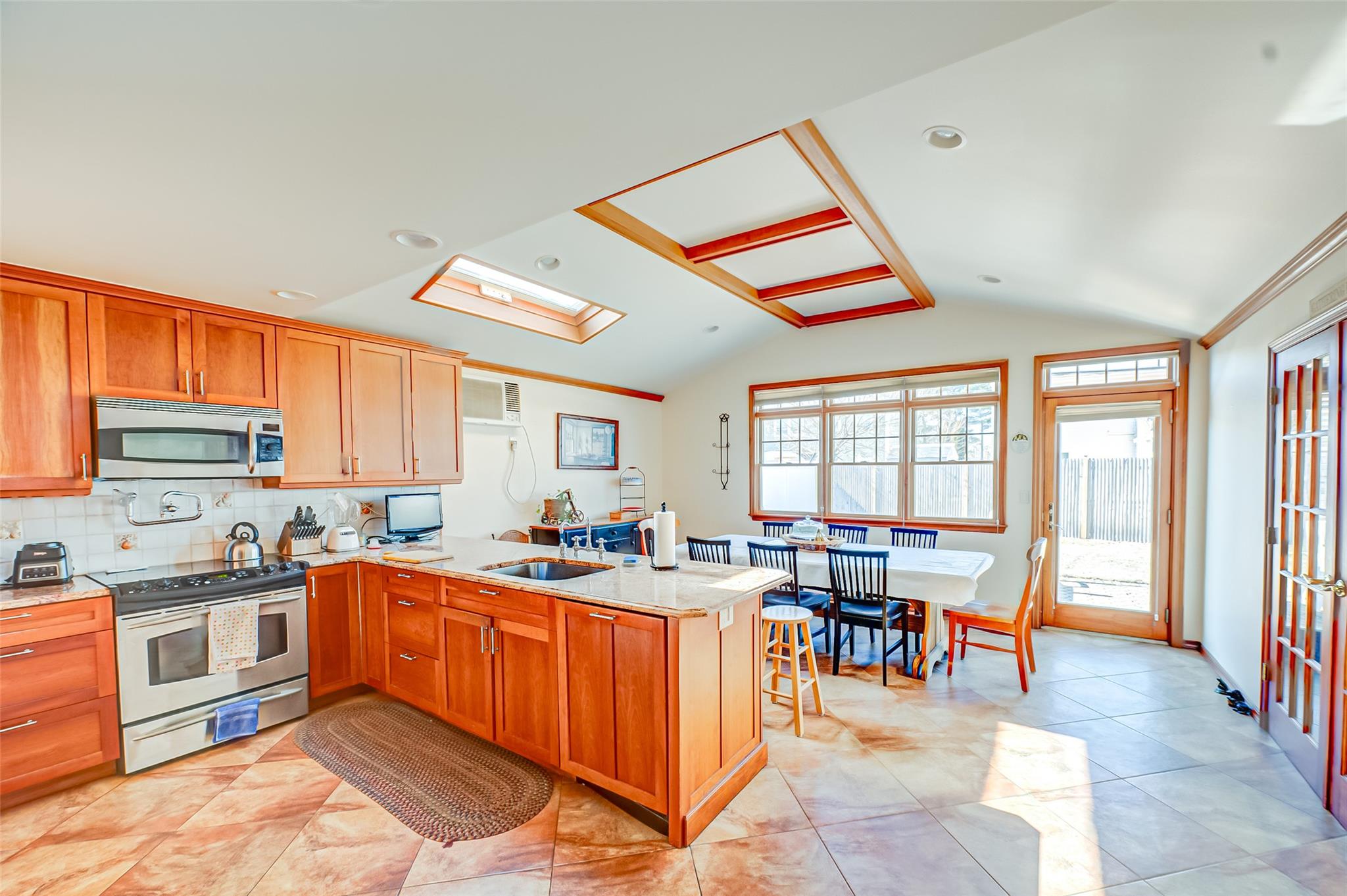 34 Mead Avenue, Hicksville, New York image 17