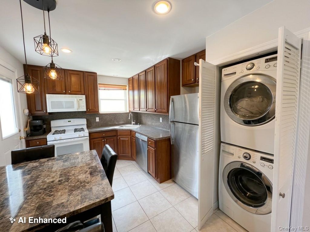 Photo of 26067 75th Avenue #G22, Glen Oaks, NY 11004 (MLS # 975000)