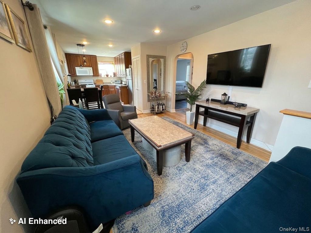 Photo of 26067 75th Avenue #G22, Glen Oaks, NY 11004 (MLS # 975000)