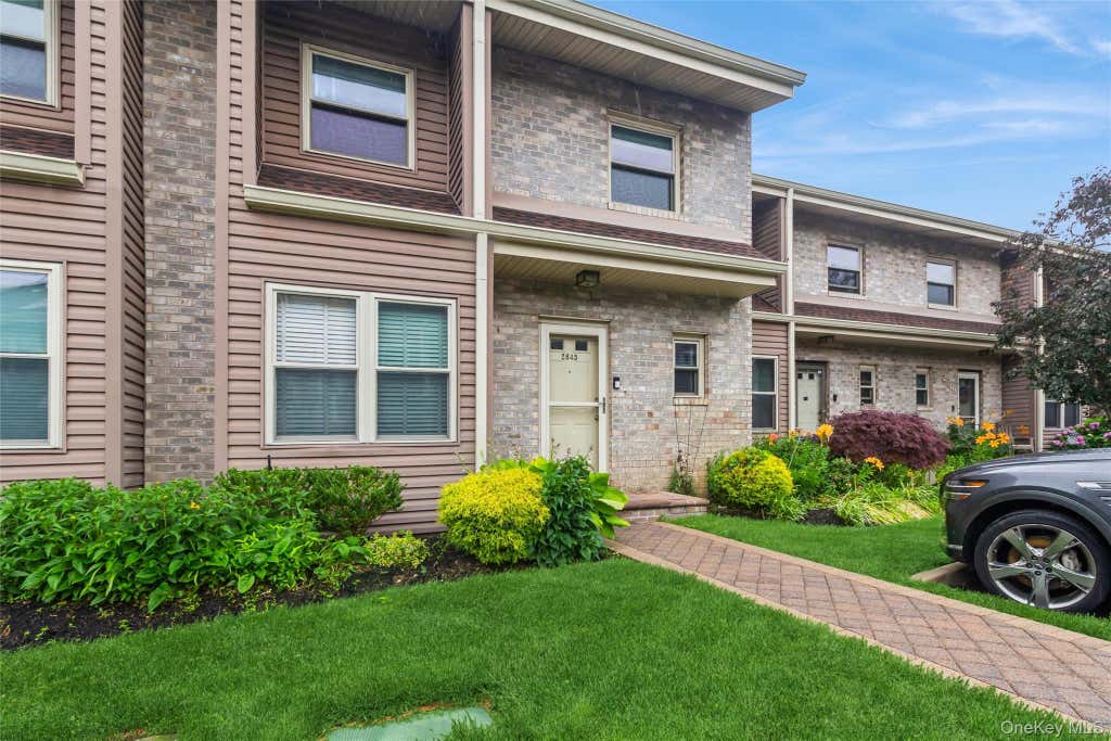 Photo of 2845 Nicole Court, Oceanside, NY 11572 (MLS # 1018354)