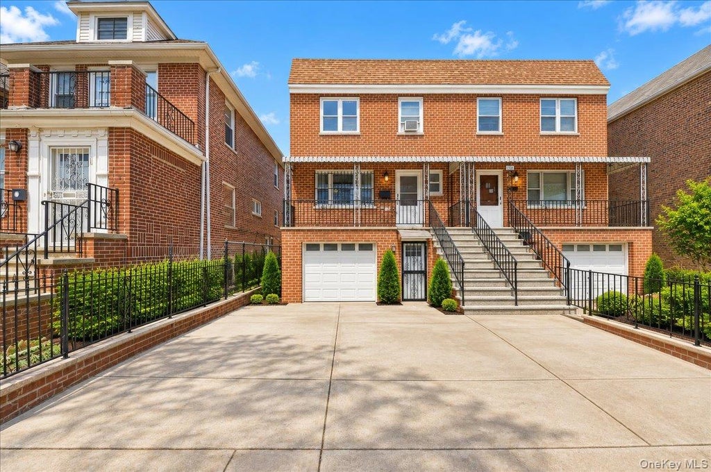 Photo of 1850 Radcliff Avenue, Bronx, NY 10462 (MLS # 1058223)