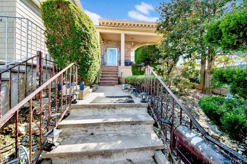 Homes For Sale - 3252 Waterbury Avenue<br/> Bronx County, Bronx, NY 10465