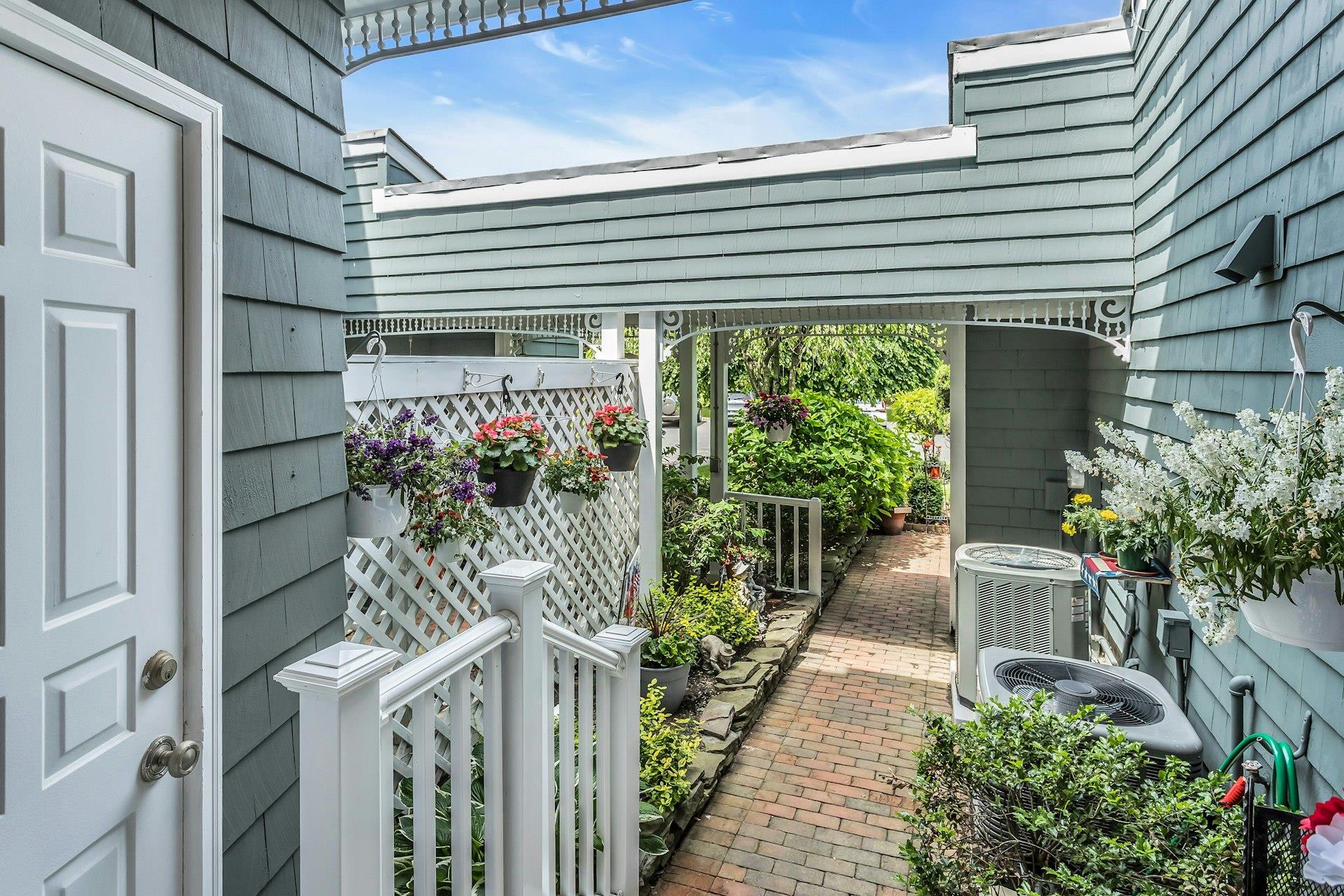 4 Victoria Drive, Amityville, New York image 2