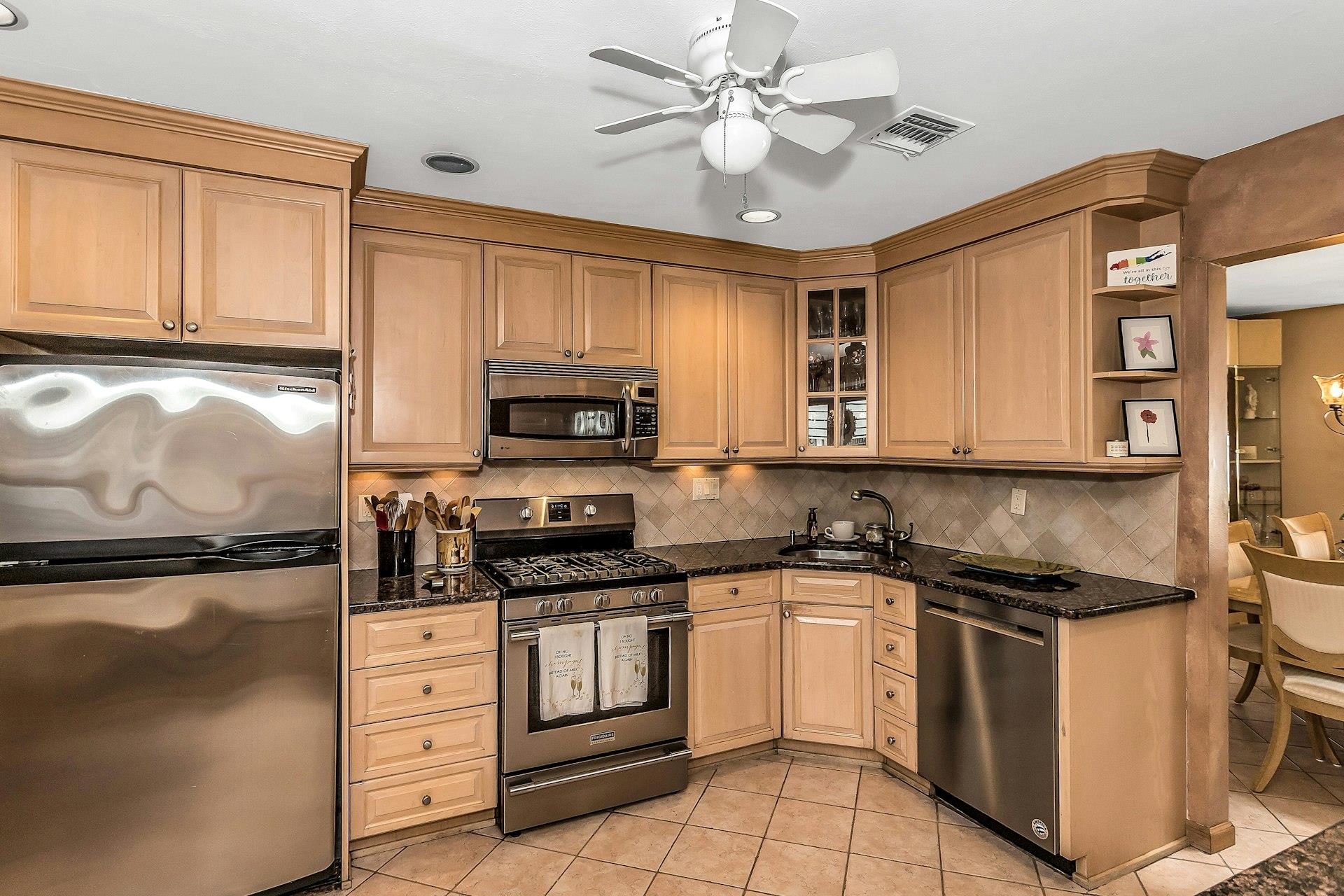 4 Victoria Drive, Amityville, New York image 9