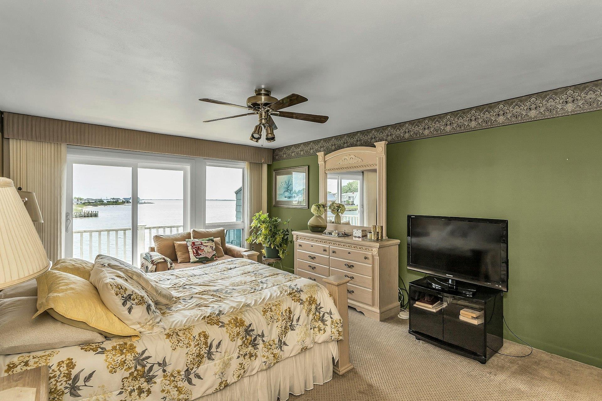 4 Victoria Drive, Amityville, New York image 16