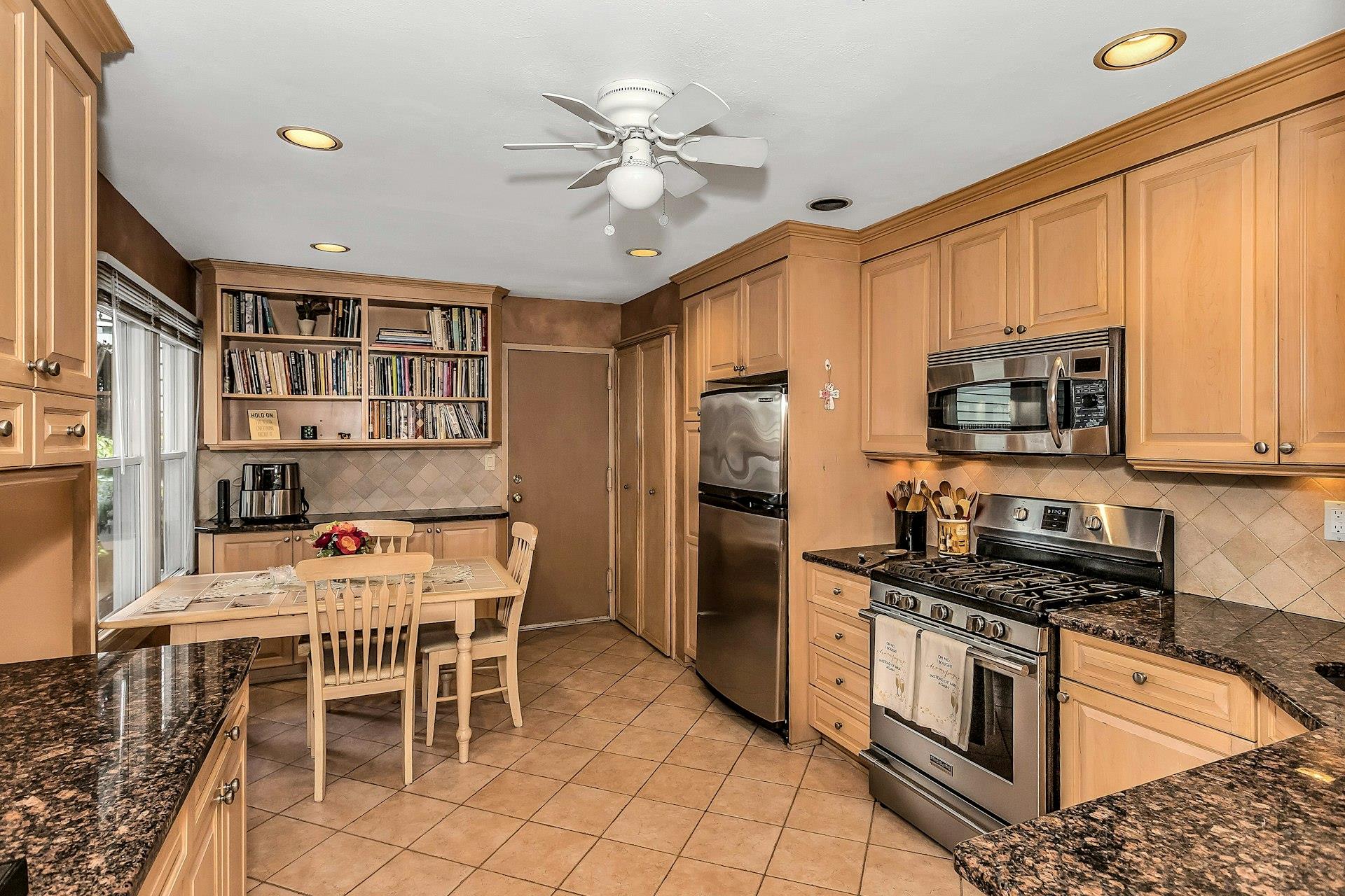 4 Victoria Drive, Amityville, New York image 8