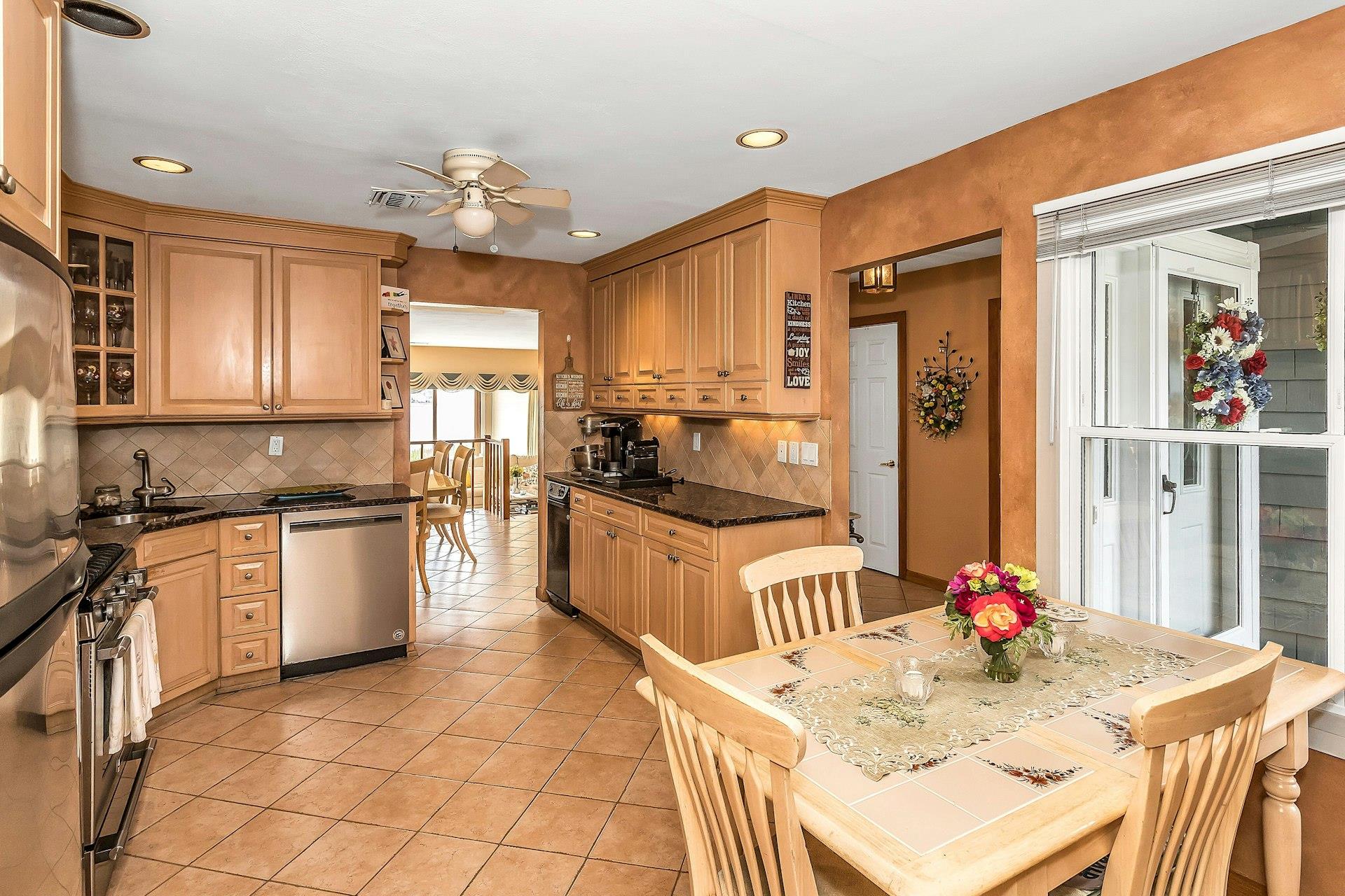 4 Victoria Drive, Amityville, New York image 10