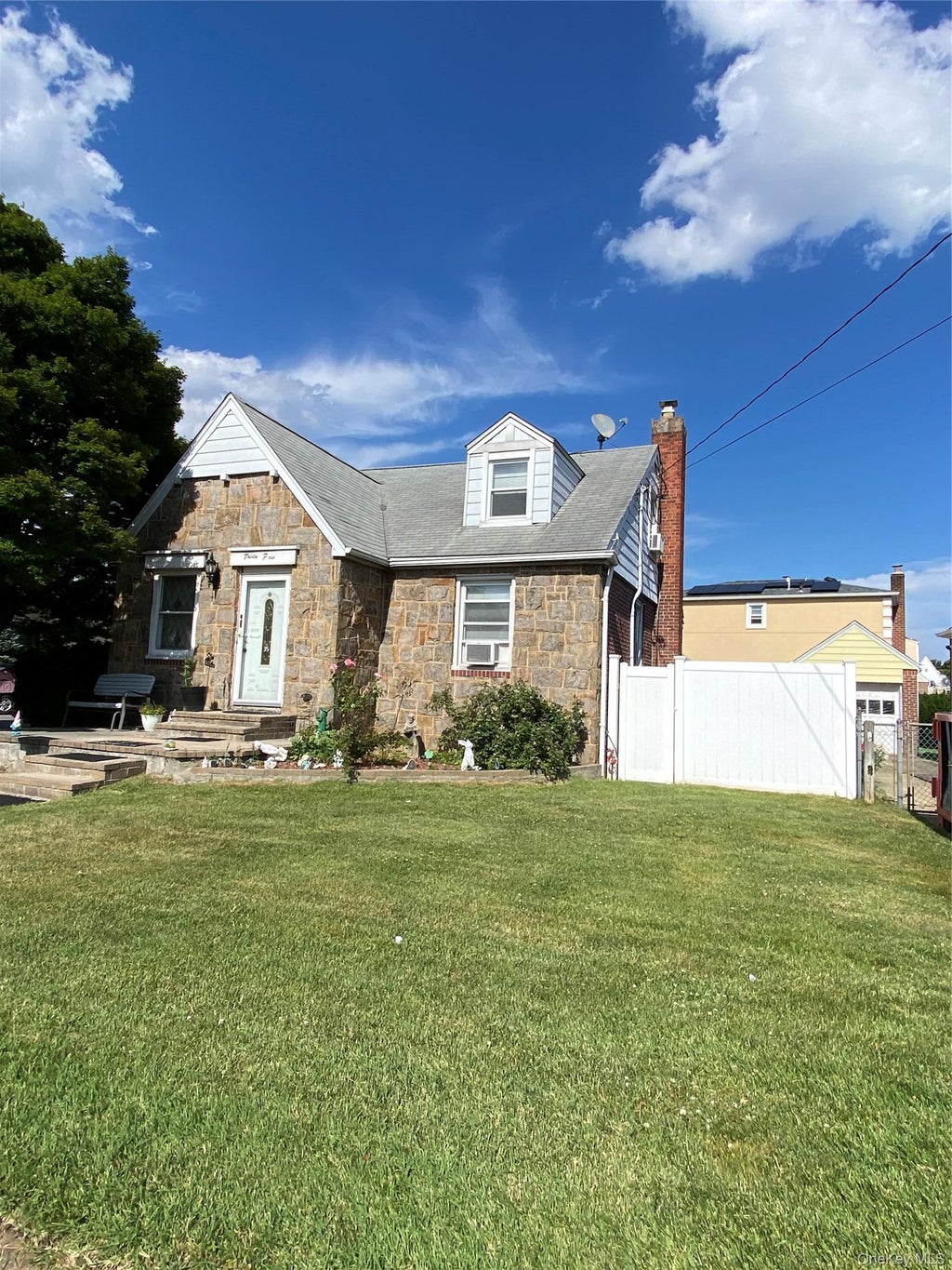 Photo of 35 Nassau Boulevard, West Hempstead, NY 11552 (MLS # 1018018)