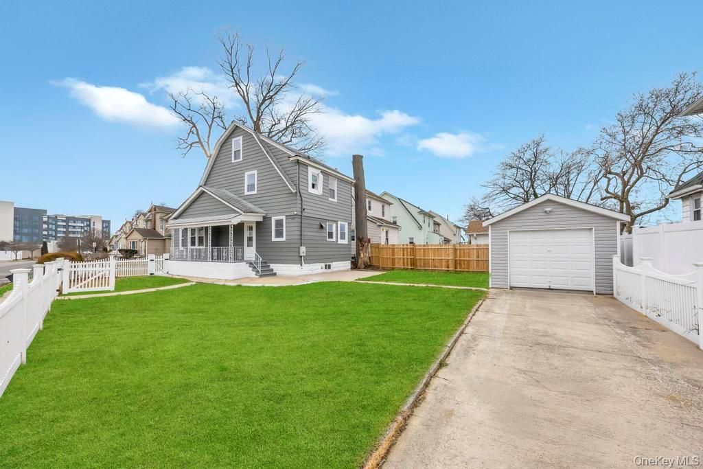 Photo of 17 Sapir Street, Valley Stream, NY 11580 (MLS # 953895)