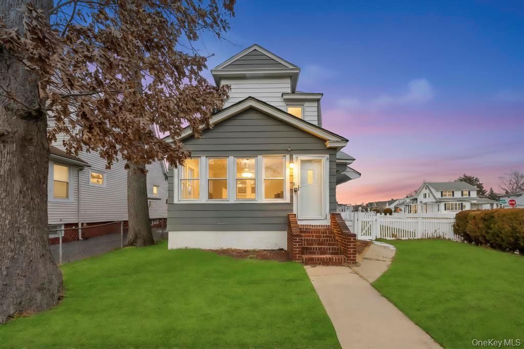 Photo of 17 Sapir Street, Valley Stream, NY 11580 (MLS # 953895)