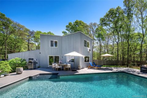 Homes For Sale - 11 N Quarter Road<br/> Westhampton, NY 11977
