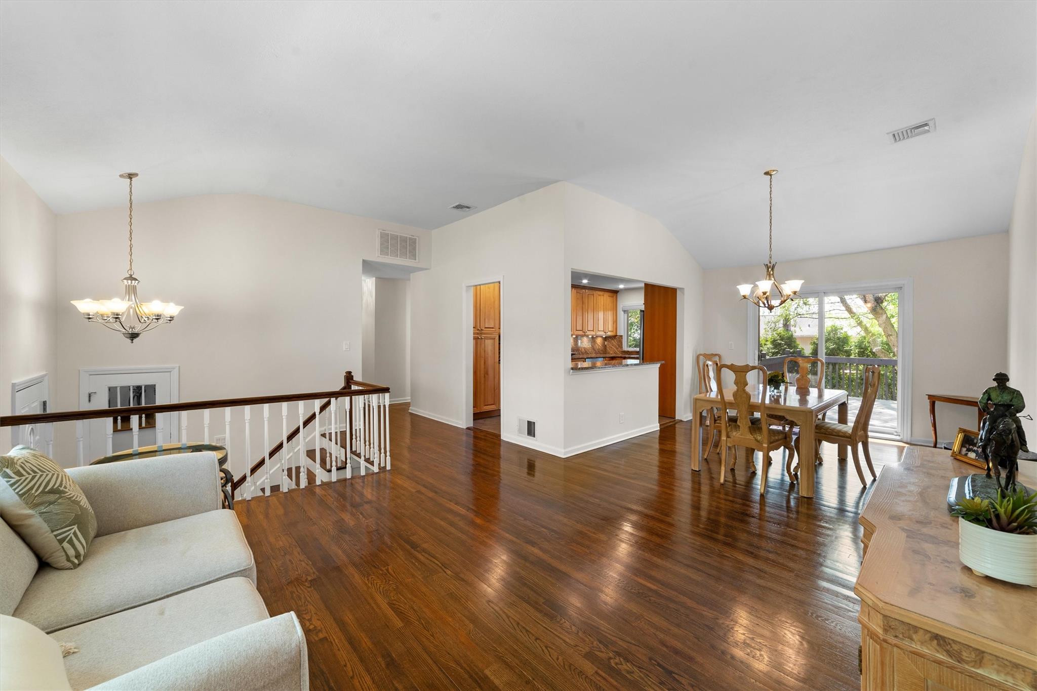 14 Skywood Court, Yonkers, New York image 7