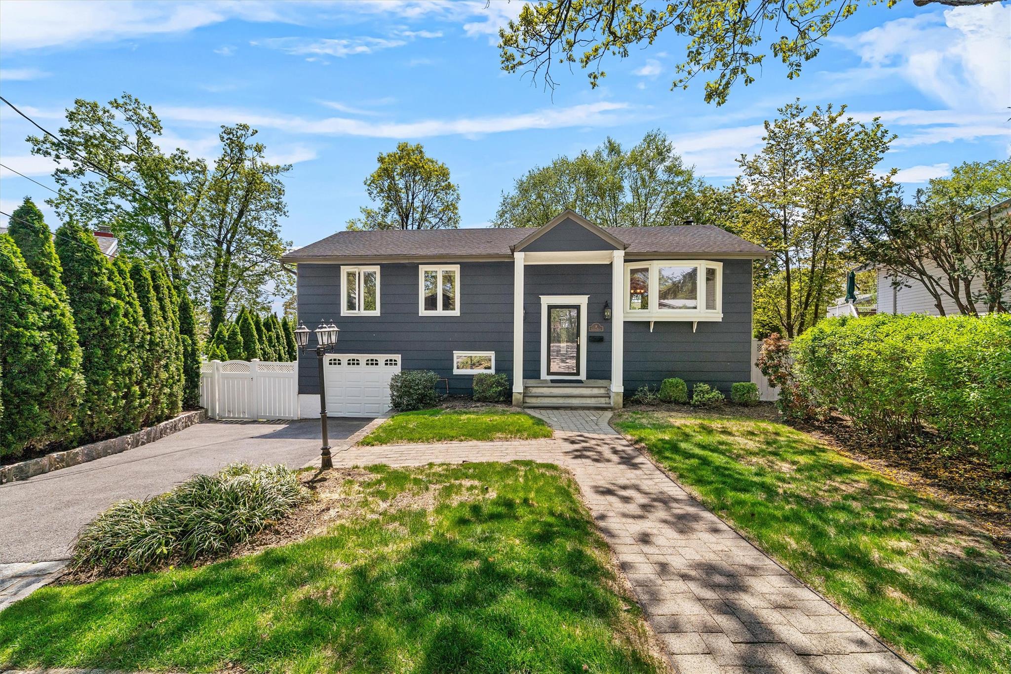 14 Skywood Court, Yonkers, New York image 1