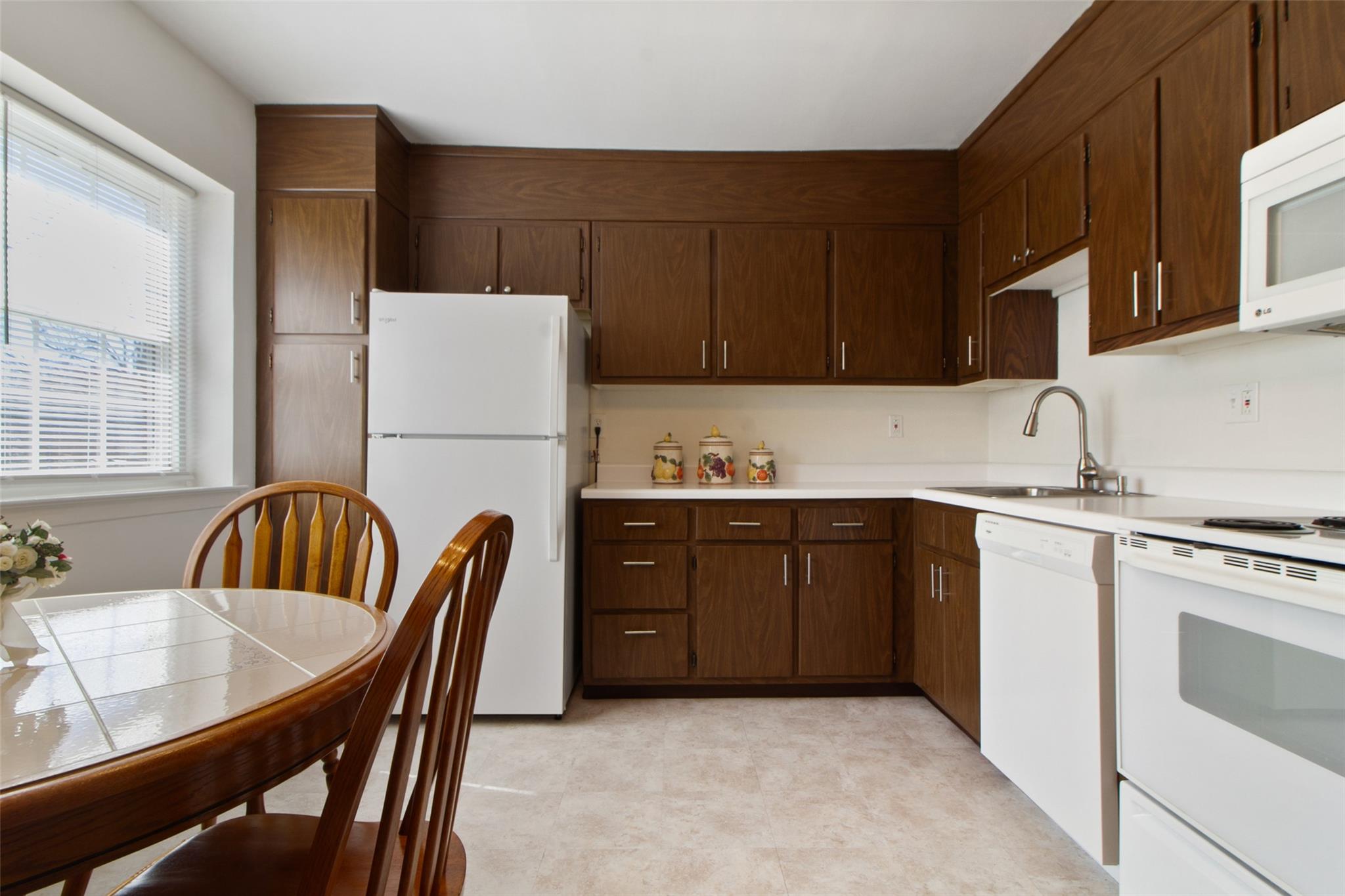 1840 Crompond Road #7-D6, Peekskill, New York image 9