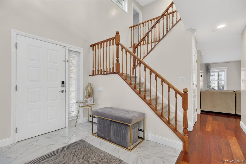 Photo of 3158 Stoneleigh Court, Yorktown Heights, NY 10598 (MLS # 965176)