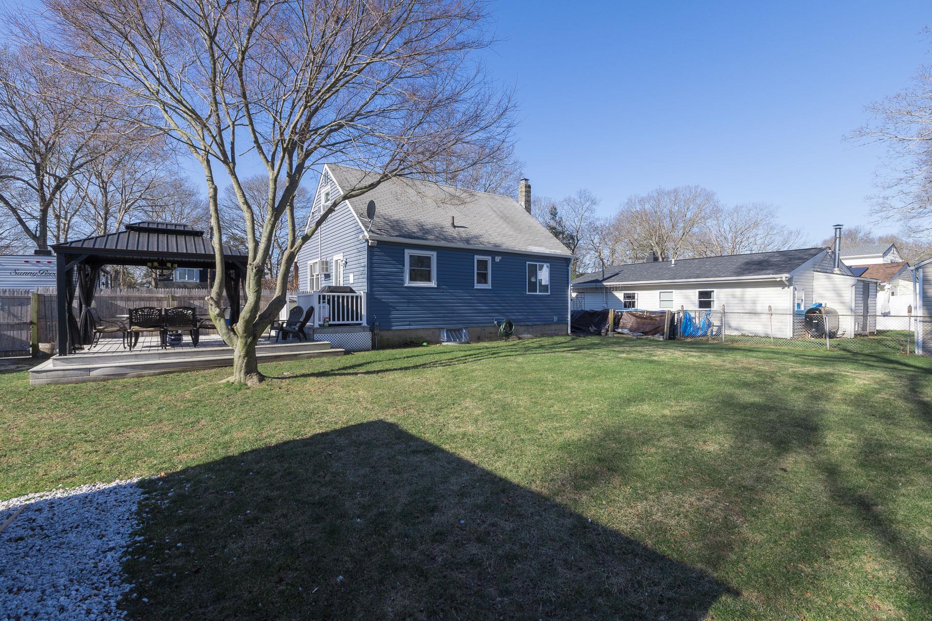 27 Terry Drive, Mastic, New York image 27