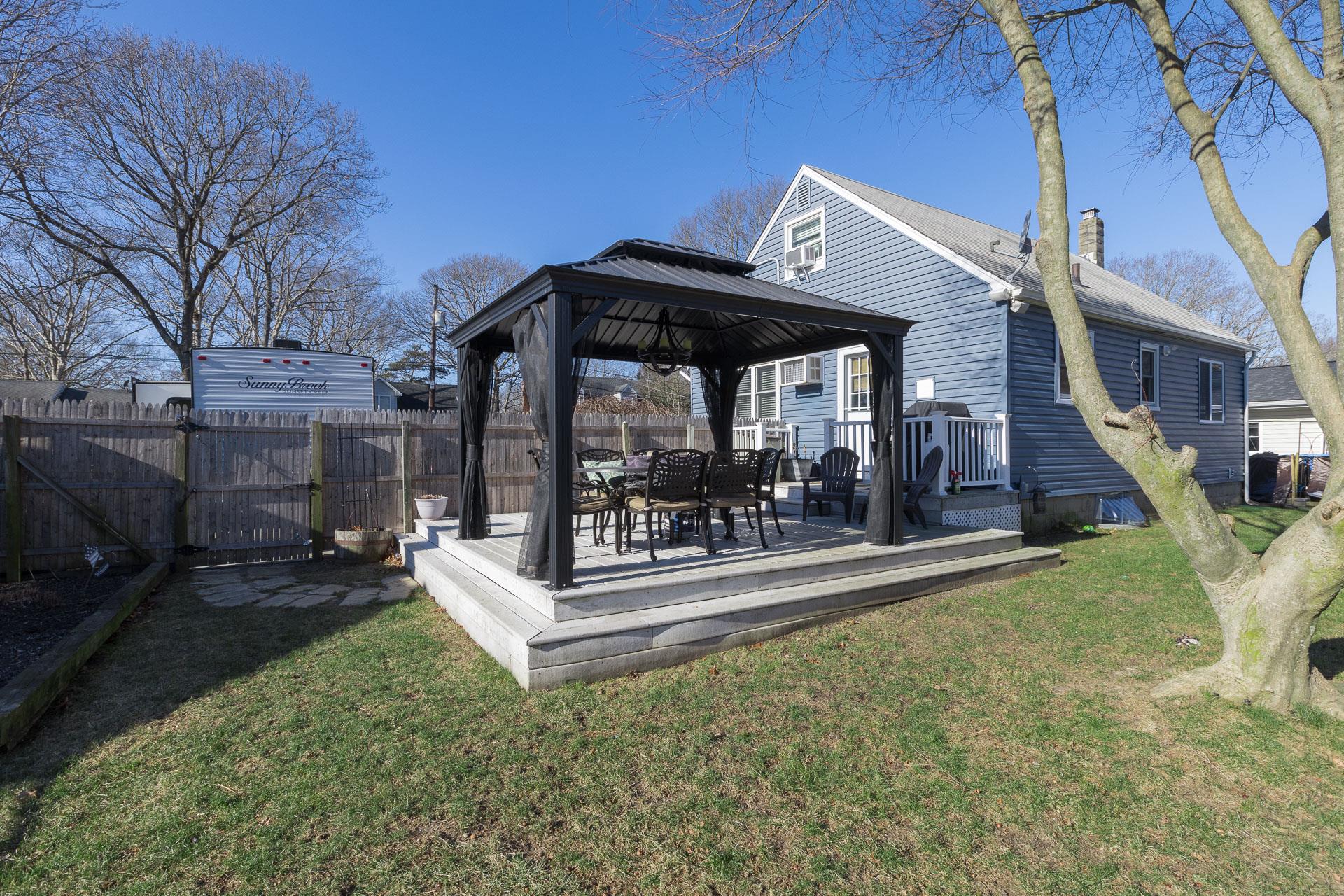 27 Terry Drive, Mastic, New York image 26