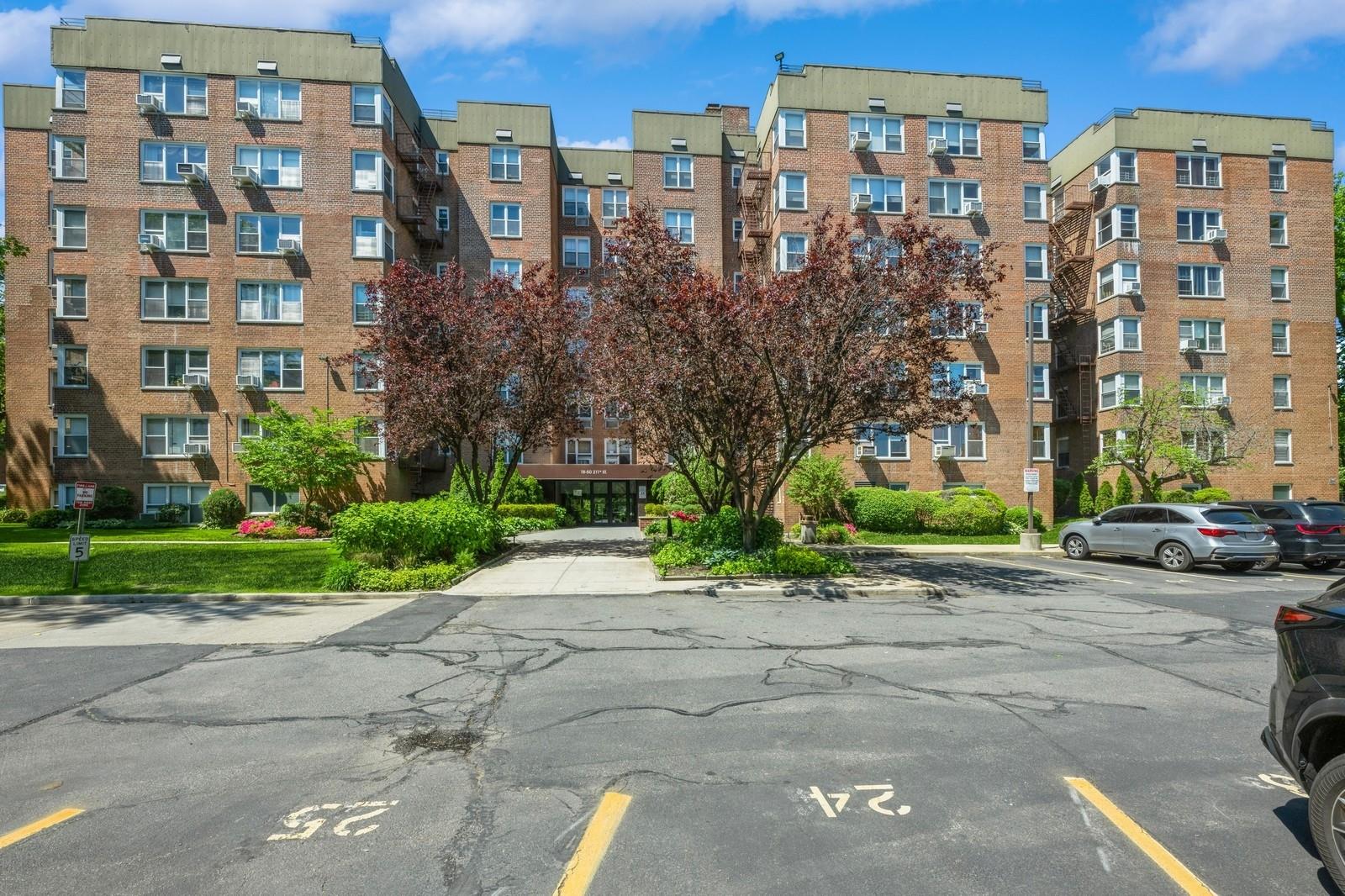 Property for Sale at 211th Street 2D, Bayside, Queens, NY - Bedrooms: 3 
Bathrooms: 2 
Rooms: 6  - $349,000