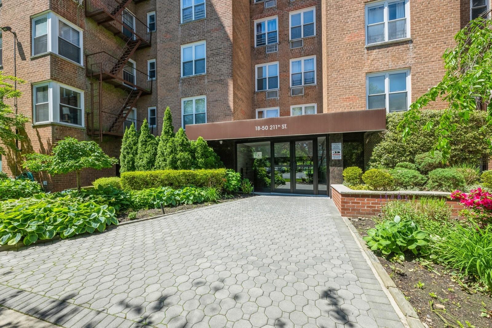 18-50 211th Street #2D, Bayside, New York image 2