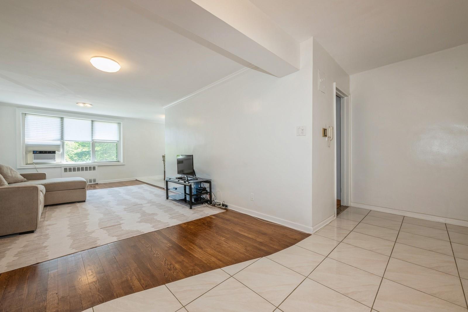 18-50 211th Street #2D, Bayside, New York image 6