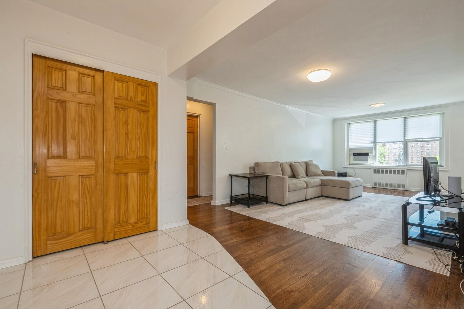 18-50 211th Street #2D, Bayside, New York image 5