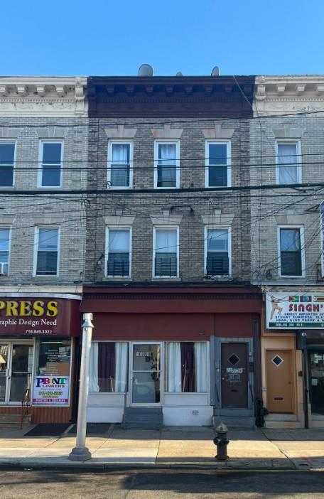 Property for Sale at 101 Avenue, Ozone Park, Queens, NY - Bedrooms: 6 
Bathrooms: 3.5 
Rooms: 12  - $1,300,000