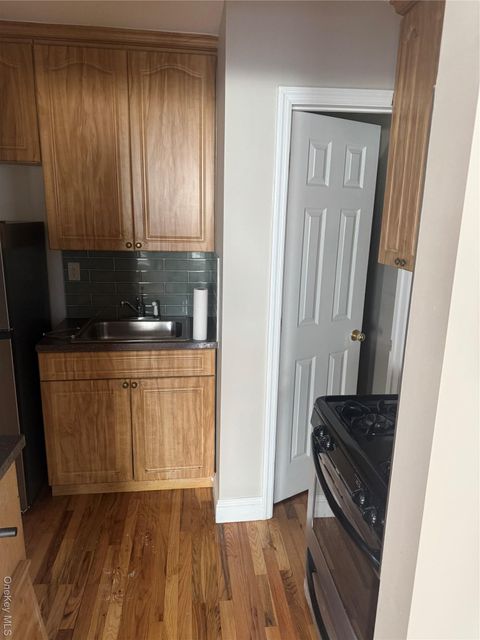 Apartment For Rent - 3177 Wissman Avenue #2<br/> Bronx County, Bronx, NY 10465