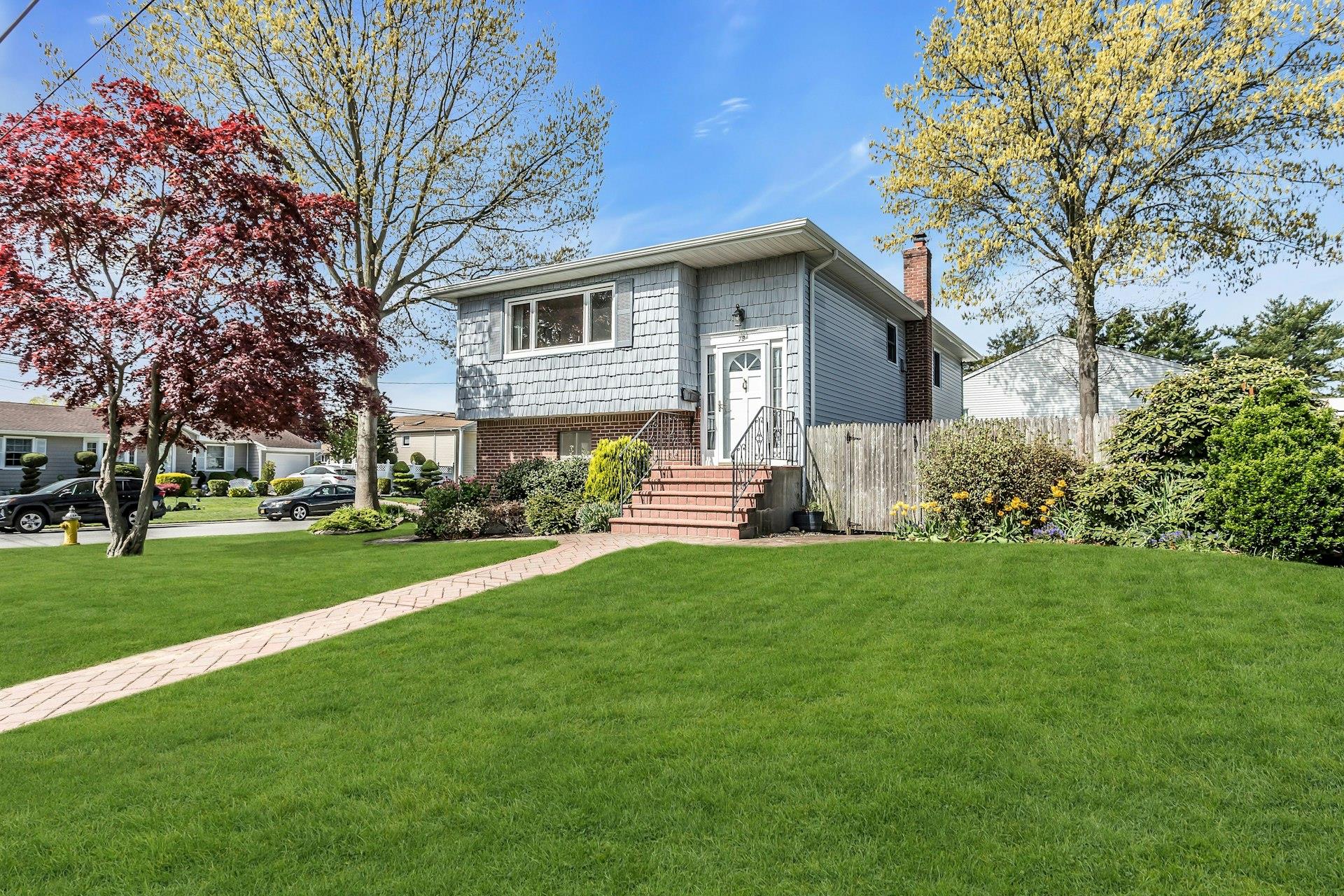 78 Cheltenham Road, West Babylon, New York image 3