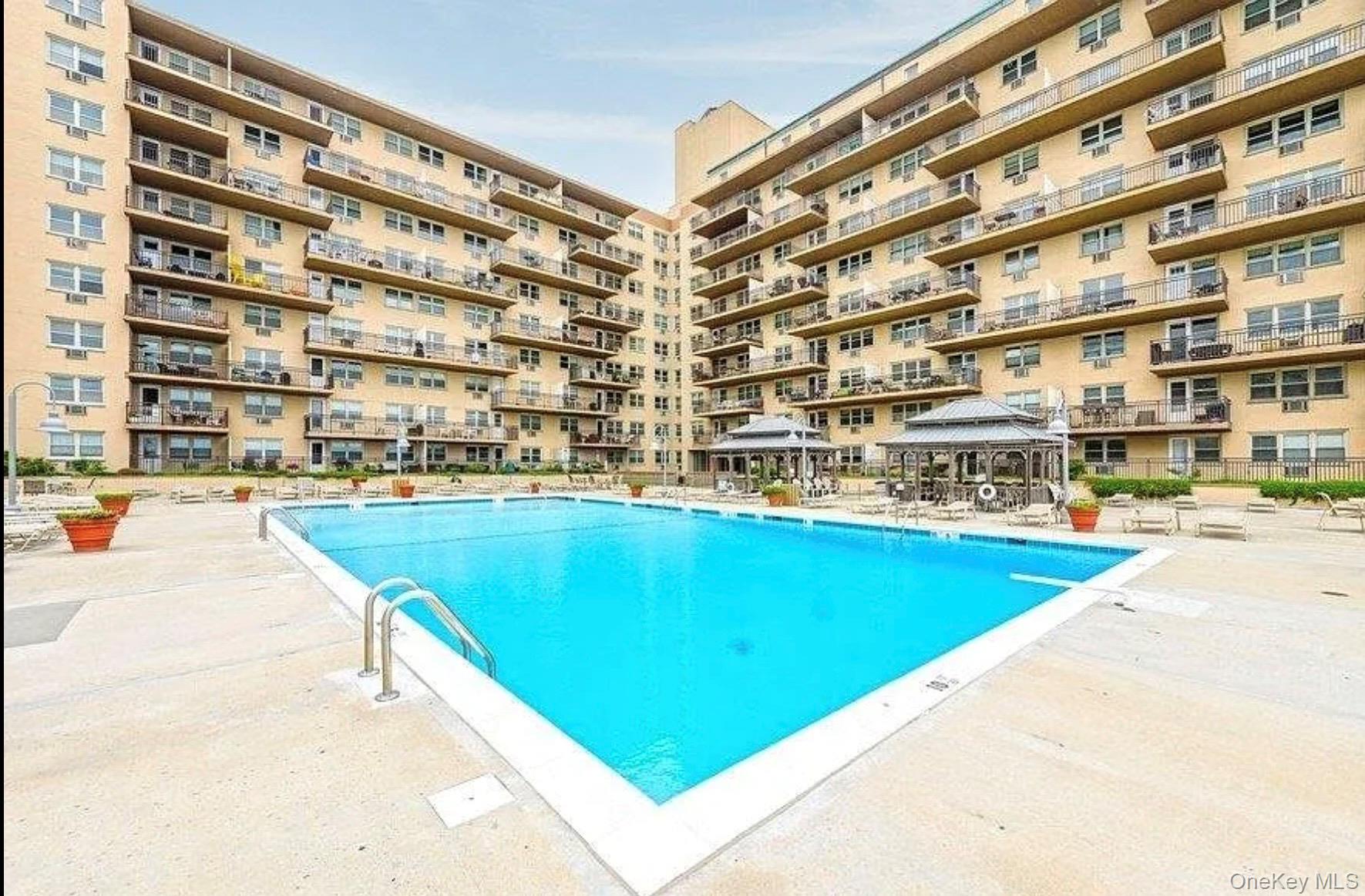 25 Neptune Boulevard 4H