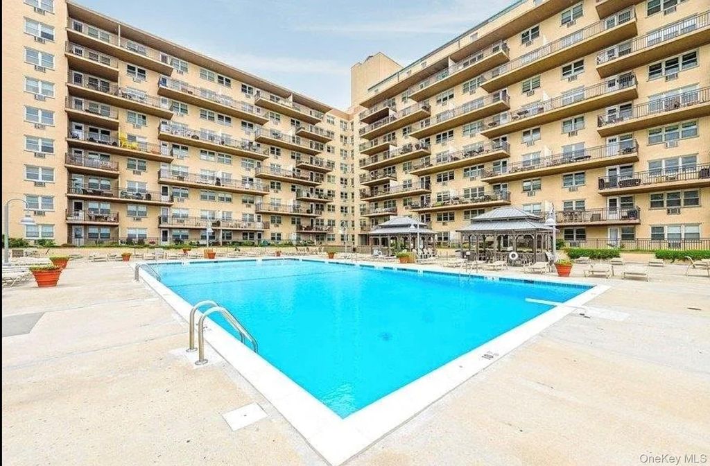 Photo of 25 Neptune Boulevard #4H, Long Beach, NY 11561 (MLS # 991949)