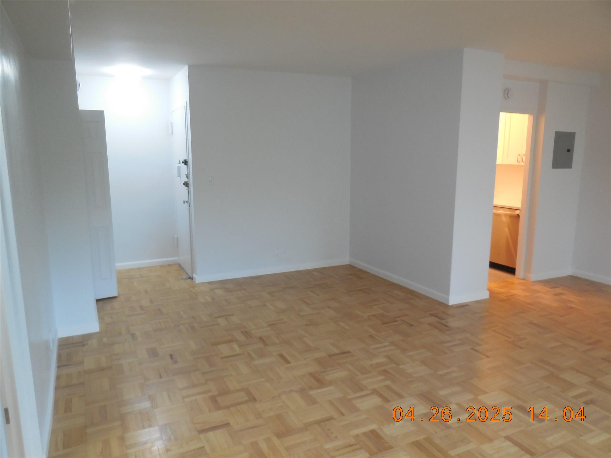 4 Fordham Hill Oval 5E