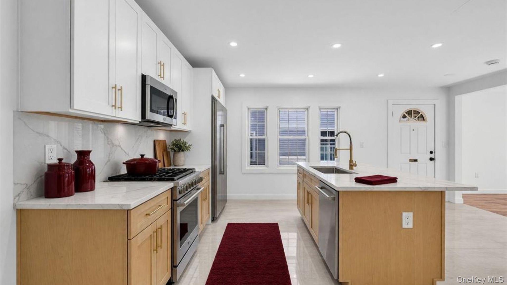219 E 238th Street